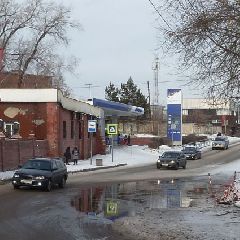 В Новокузнецке огромная лужа на дороге возле Таксопарка уменьшает пропускную способность Пролетарской (ФОТО) В Новокузнецке огромная лужа на дороге возле Таксопарка уменьшает пропускную способность Пролетарской (ФОТО)