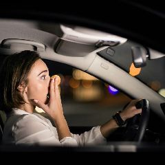 Новокузнечанка благодарит молодого человека, спасшего её от неадеквата, который лез к ней в машину Новокузнечанка благодарит молодого человека, спасшего её от неадеквата, который лез к ней в машину