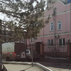 В Новокузнецке водители вынужденно нарушают правила дорожного движения, устраивая сквозной проезд по двору жилого дома (ФОТО) В Новокузнецке водители вынужденно нарушают правила дорожного движения, устраивая сквозной проезд по двору жилого дома (ФОТО)